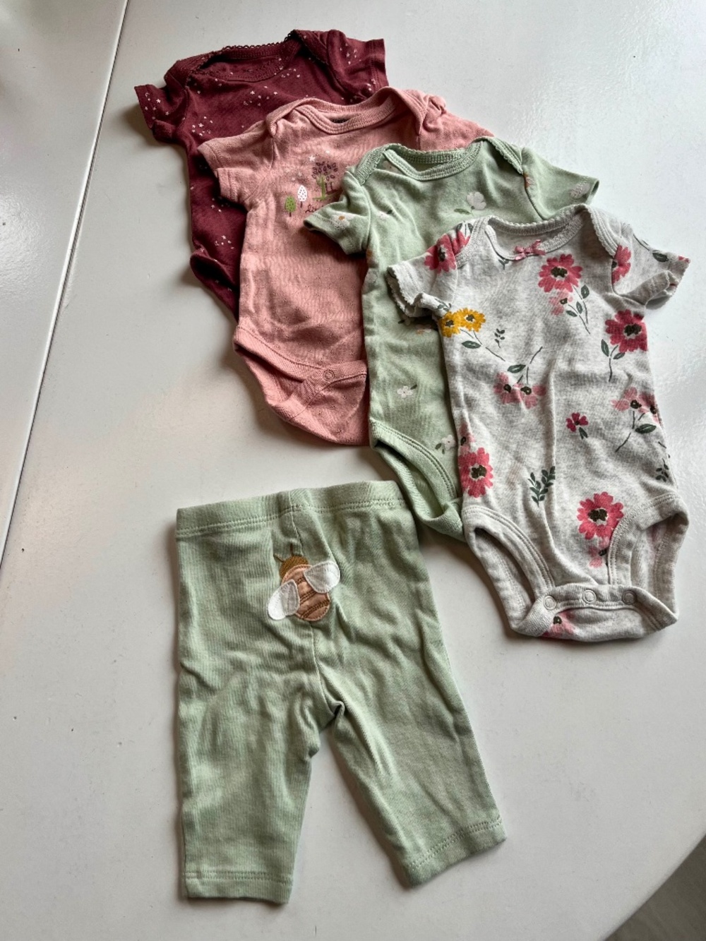 Newborn short-sleeve onesies lot of 4 bundle